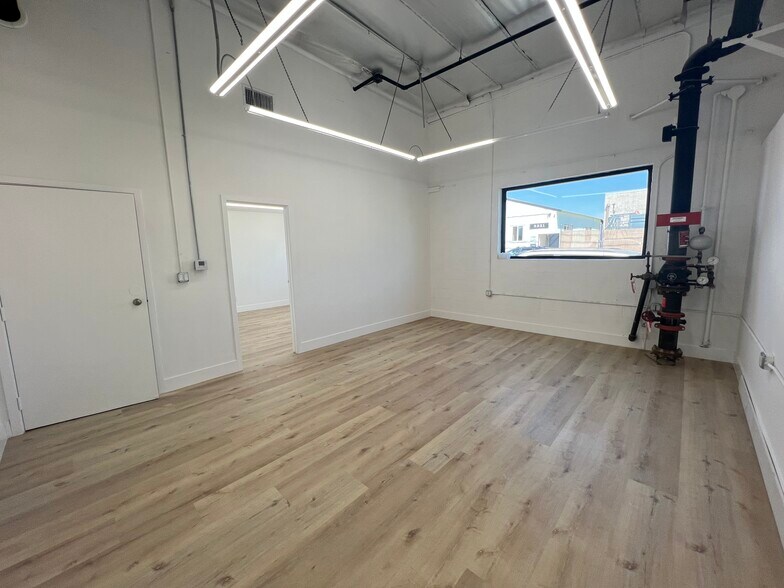 More Photos Of 3316-3318 Burton Ave, Burbank Warehouse For Sale
