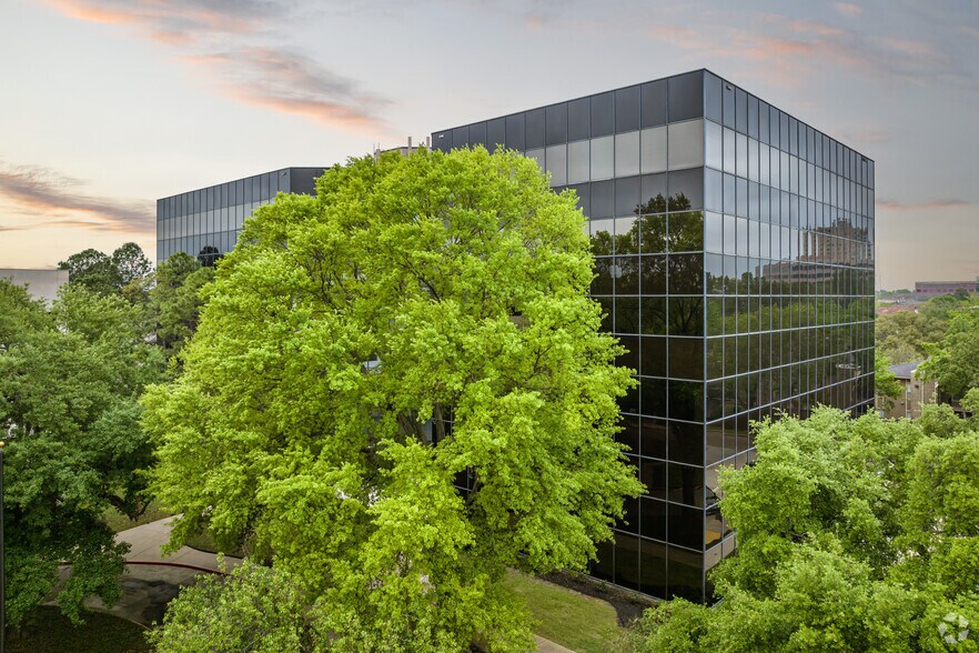 More Photos Of 750 Bering Dr, Houston Office For Lease