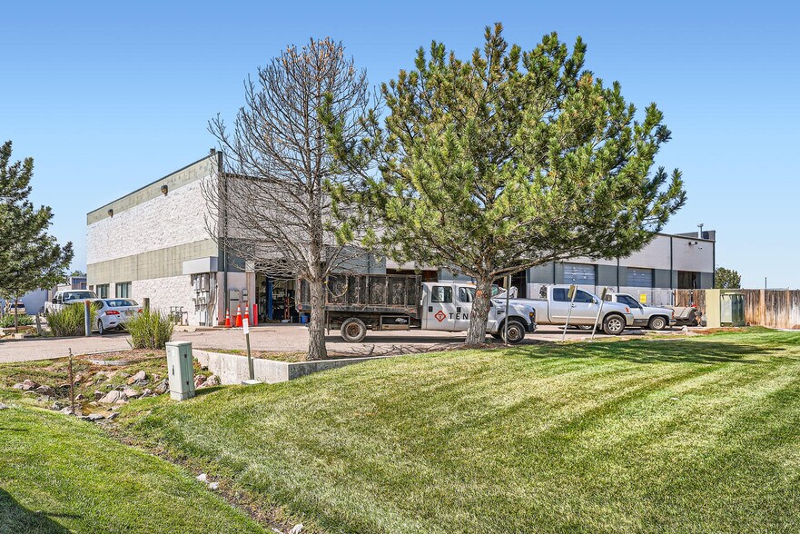 More Photos Of 6849 S Dawson Cir, Englewood Warehouse For Lease
