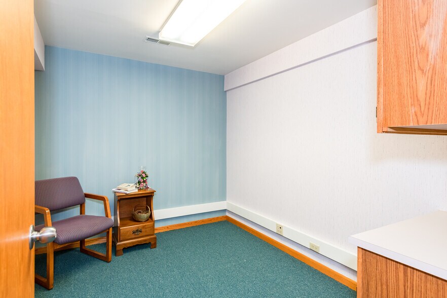 More Photos Of 1752 W High St, Piqua Medical For Sale