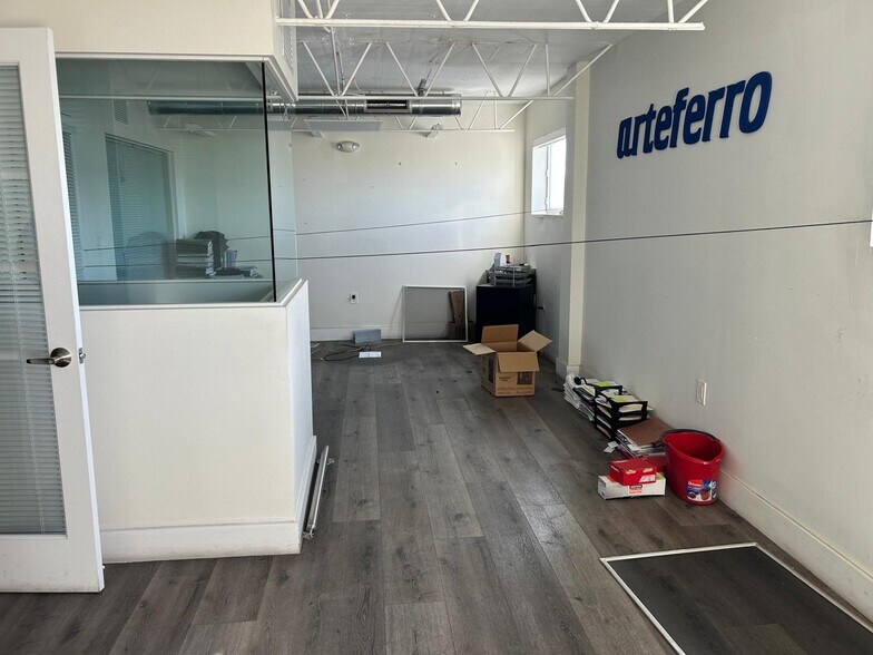 More Photos Of 2955 NW 75th St, Miami Warehouse For Sale