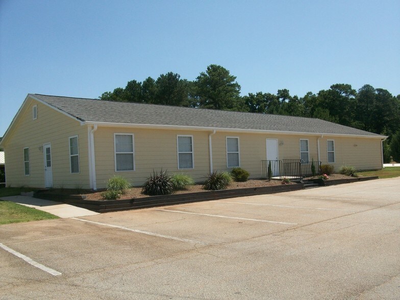 More Photos Of 99 Ellis Trl, Covington Religious Facility For Sale