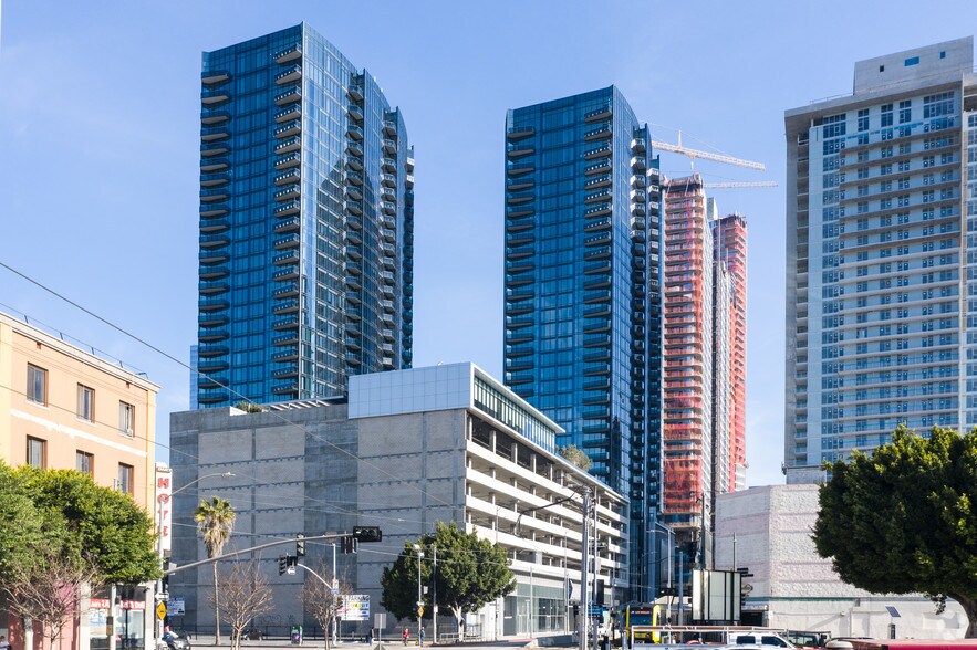 More Photos Of 1200 S Figueroa St, Los Angeles Apartments For Lease