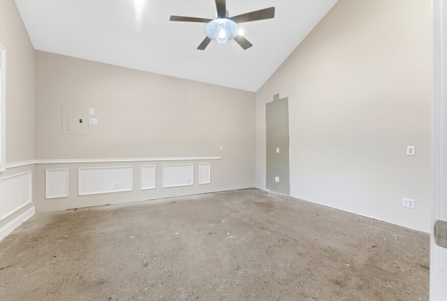 More Photos Of 351 Scotts Run Rd, Maidsville Office Residential For Lease