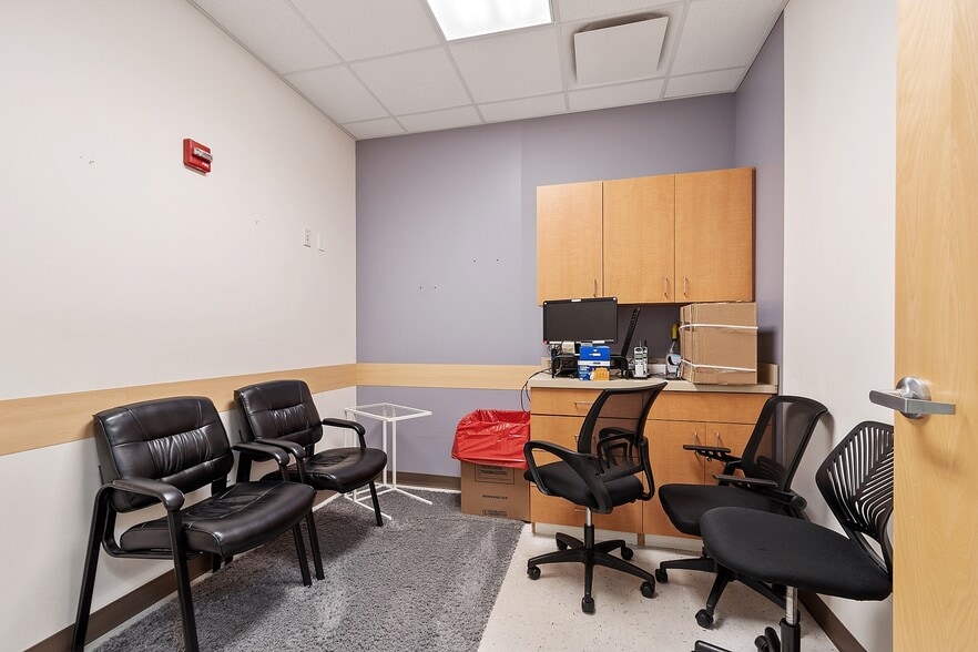 More Photos Of 25 Marston St, Lawrence Medical For Sale