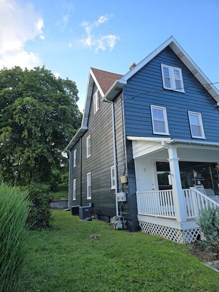 More Photos Of 1029 Lancaster Ave, Berwyn Apartments For Lease