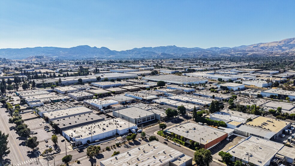 More Photos Of 8929 Oso Ave, Chatsworth Manufacturing For Lease