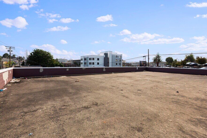 More Photos Of 873-875 6th St, Bremerton Bank For Lease