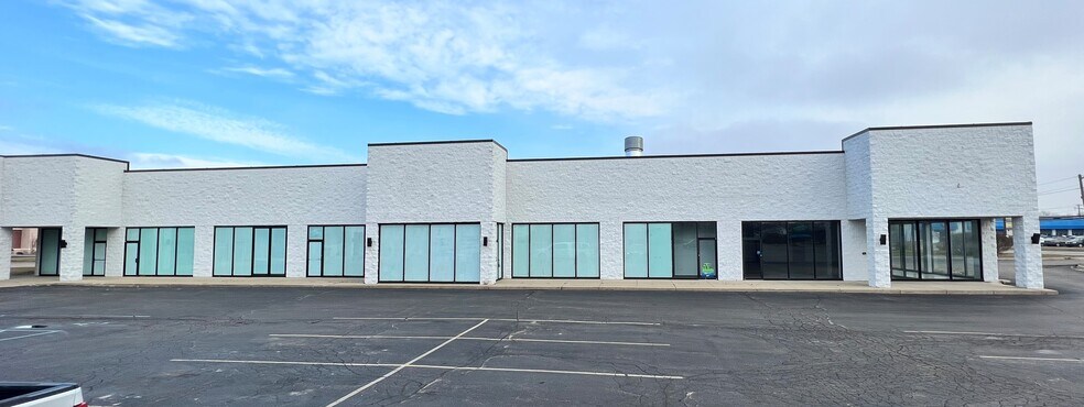 More Photos Of 6650 Highland Rd, Waterford Unknown For Lease