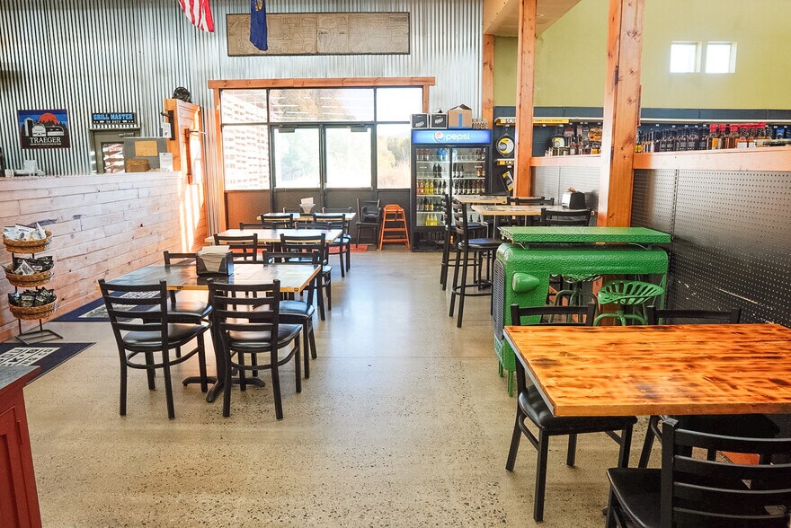 More Photos Of 50 N 2nd E, Soda Springs Convenience Store For Sale