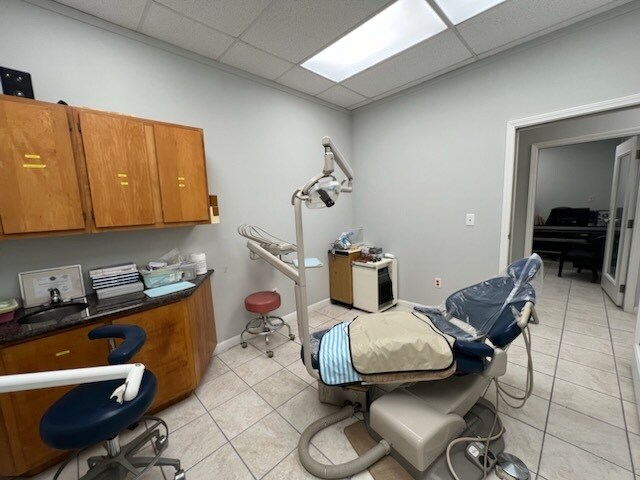 More Photos Of 3939 Lexington Blvd, Missouri City Medical For Sale