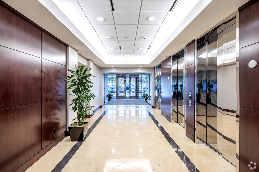 More Photos Of 11440 Carmel Commons Blvd, Charlotte Office For Lease