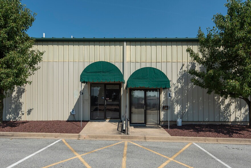 More Photos Of 19 Davidson Ln, New Castle Warehouse For Lease