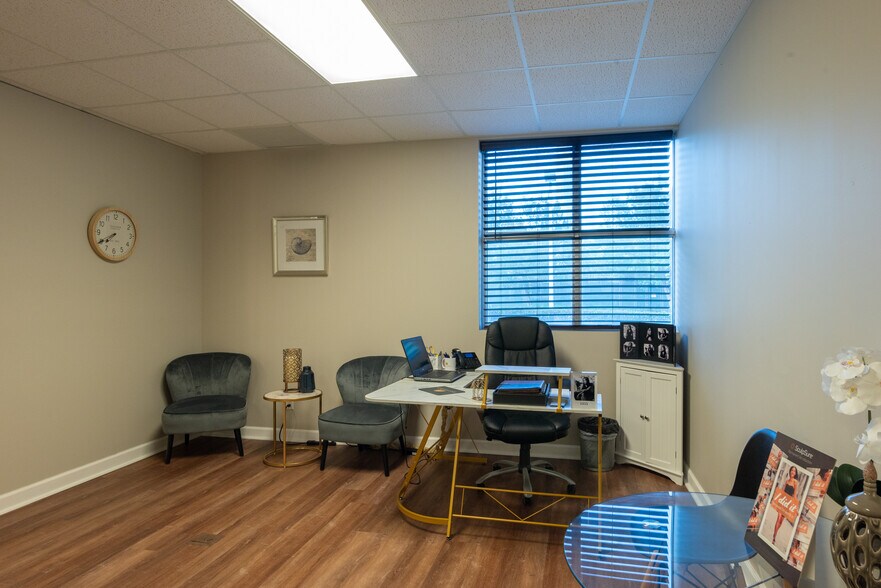 More Photos Of 12959 Palms West Dr, Loxahatchee Medical For Sale