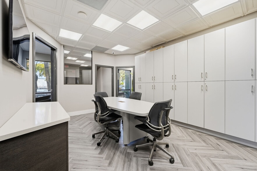 More Photos Of 520 NW 165th St, North Miami Beach Office For Sale