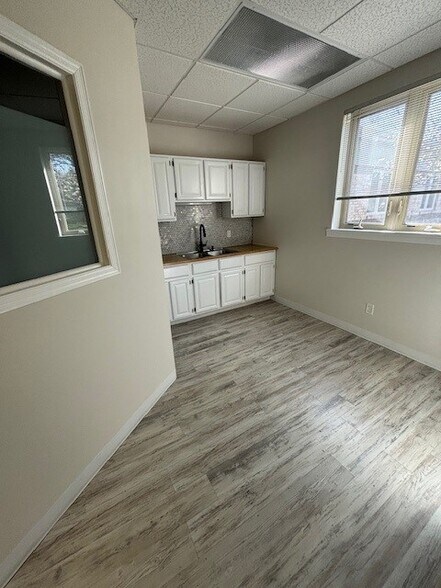 More Photos Of 5787 Stadium Dr, Kalamazoo Office For Lease