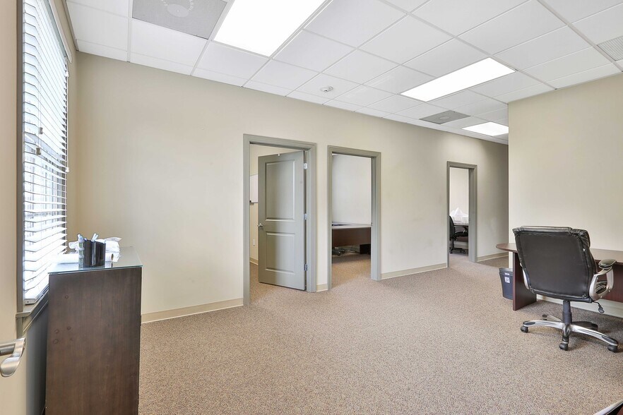 More Photos Of 75 Jackson St, Newnan Unknown For Lease