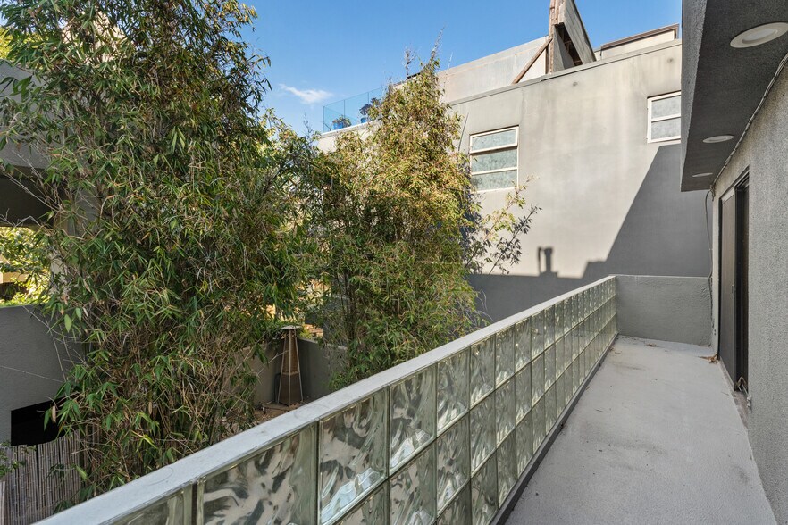 More Photos Of 22 28th Ave, Venice Apartments For Sale