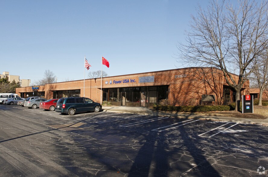 More Photos Of 21455 Melrose Ave, Southfield Unknown For Lease