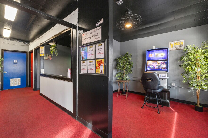 More Photos Of 1414 Oregon Ave, Klamath Falls Office For Sale