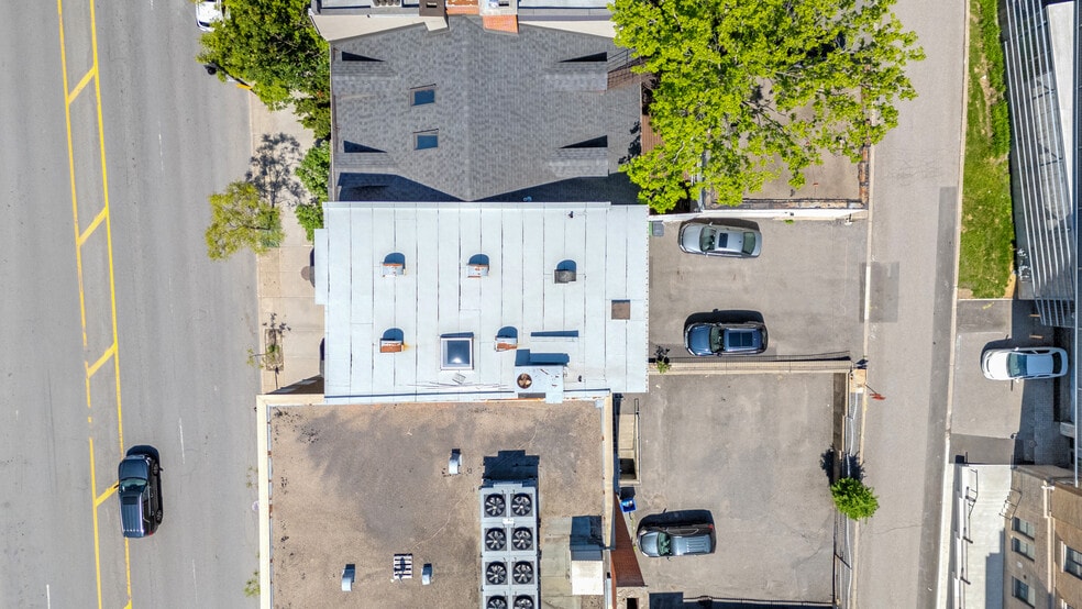 More Photos Of 1023 Rue Berri, Montréal Apartments For Sale