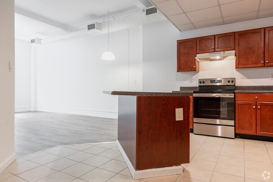 More Photos Of 11-15 Clinton St, Newark Apartments For Lease