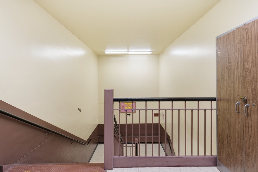 More Photos Of 221 E 12th Ave, Homestead Schools For Lease