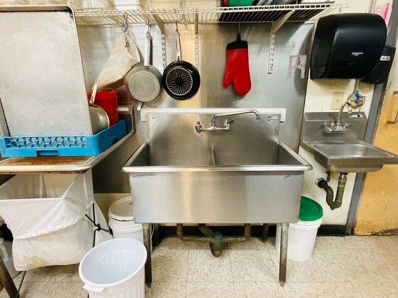 More Photos Of 439 Pittsfield Rd, Lenox Freestanding For Sale