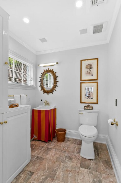 More Photos Of 656 Harbor Rd, Southport Office For Lease