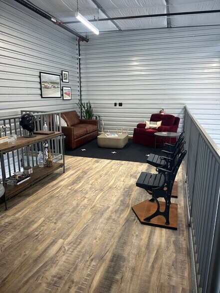 More Photos Of 2969 Monterey Salinas Hwy, Monterey Showroom For Sale
