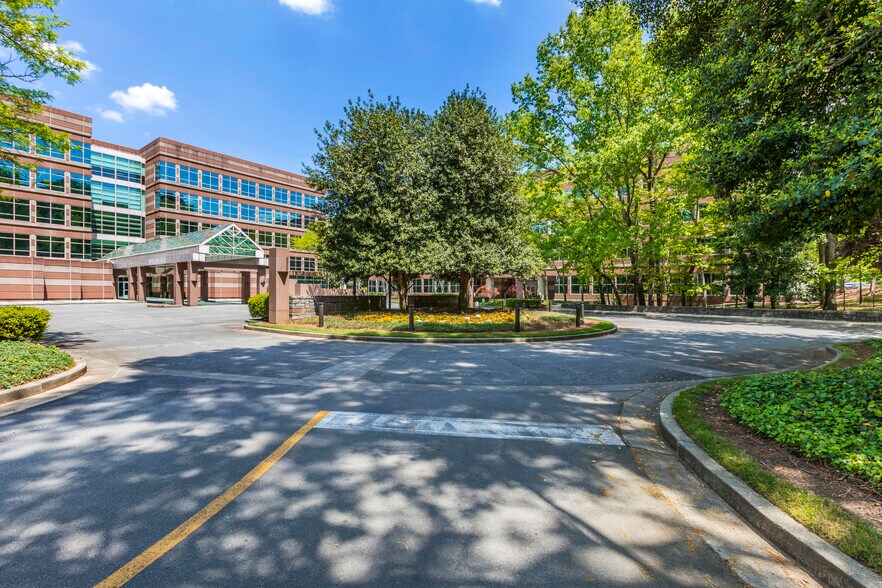More Photos Of 5780 Powers Ferry Rd NW, Atlanta Unknown For Lease