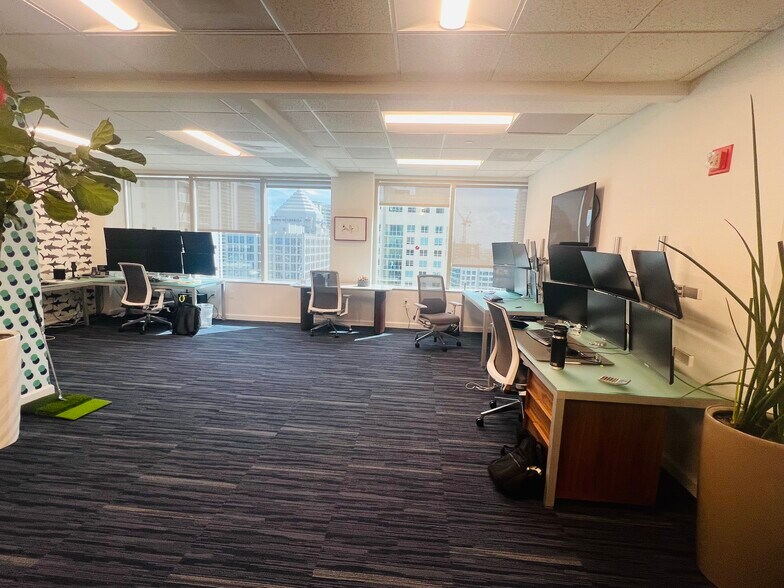 More Photos Of 100 SE 3rd Ave, Fort Lauderdale Office Residential For Lease