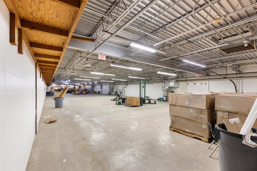 More Photos Of 5305 Midway Rd, Haltom City Distribution For Sale