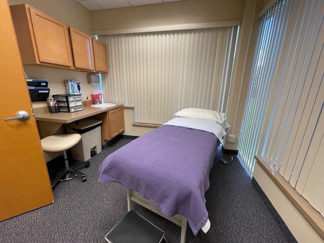 More Photos Of 5151 Gateway Blvd, Flint Medical For Sale