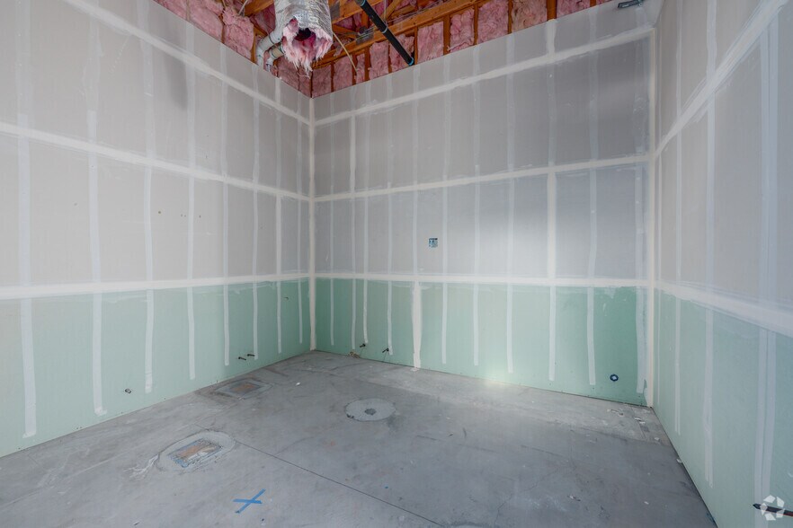 More Photos Of 3235 Bicentennial Pky, Henderson General Retail For Sale