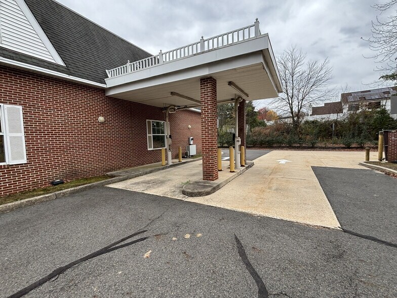 More Photos Of 1801 Kuser Rd, Hamilton Square Freestanding For Lease