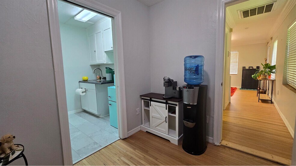 More Photos Of 2053 W 1st St, Fort Myers Office For Lease