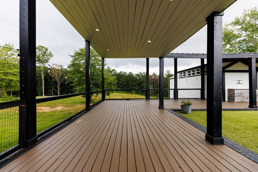 More Photos Of 2199 Roosterville Rd, Roopville Horse Stables For Sale