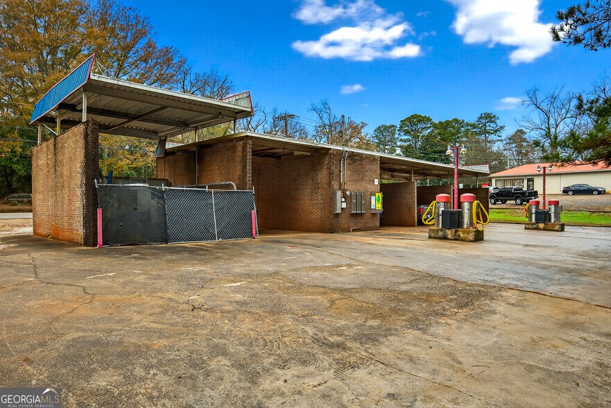 Primary Photo Of 404 Lafayette St S, LaFayette Carwash For Sale