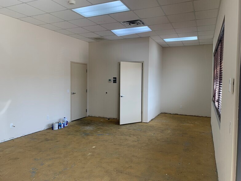 More Photos Of 2178 Andrea Ln, Fort Myers Flex For Sale