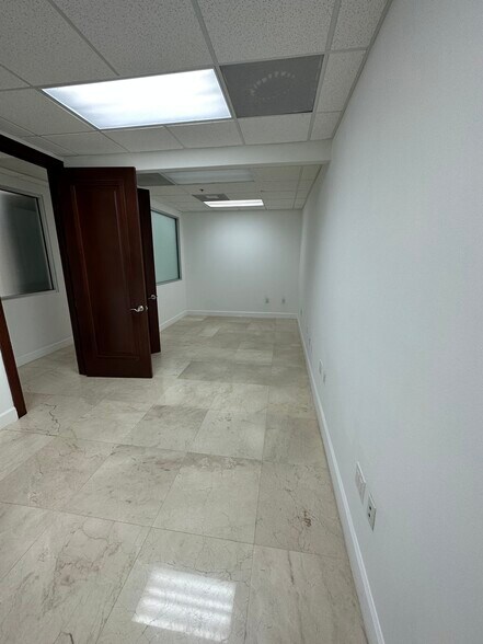 More Photos Of 268-270 Alhambra Cir, Coral Gables Office For Lease