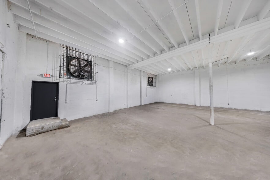 More Photos Of 3916-3920 NW 32nd Ave, Miami Warehouse For Lease