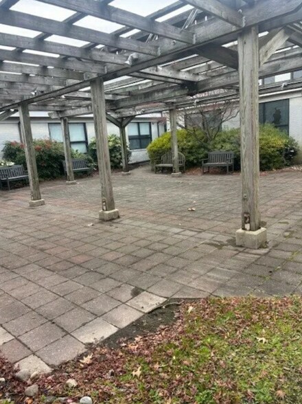 More Photos Of 422 Shirley Ave, Norfolk Schools For Lease