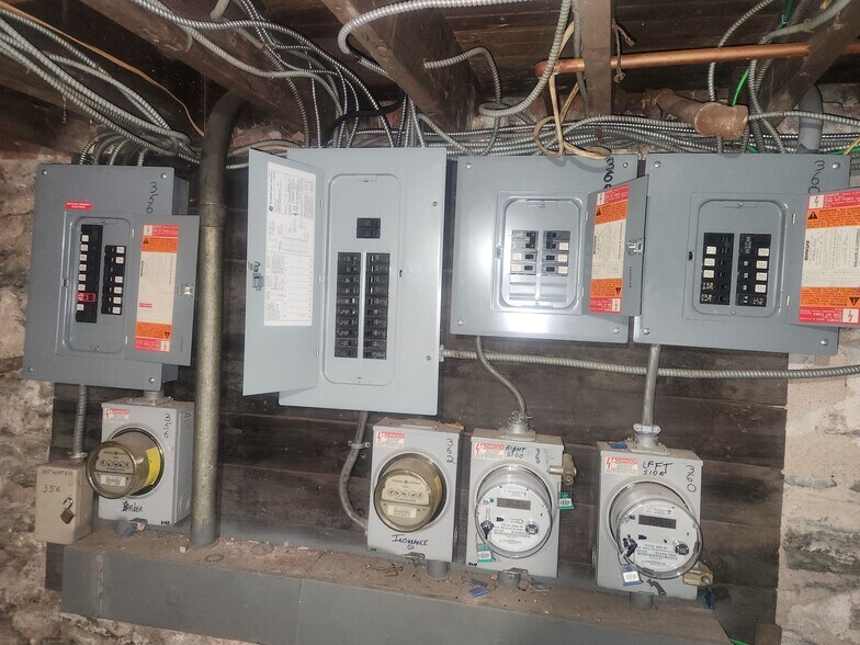 More Photos Of 356-360 Campbell Ave, West Haven Storefront Retail Residential For Lease