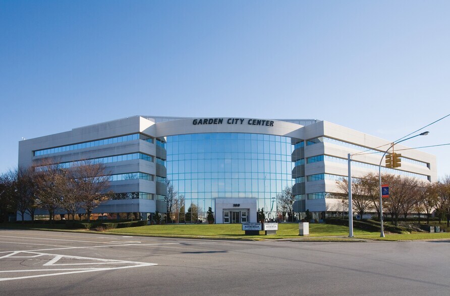 More Photos Of 100 Quentin Roosevelt Blvd, Garden City Office For Lease