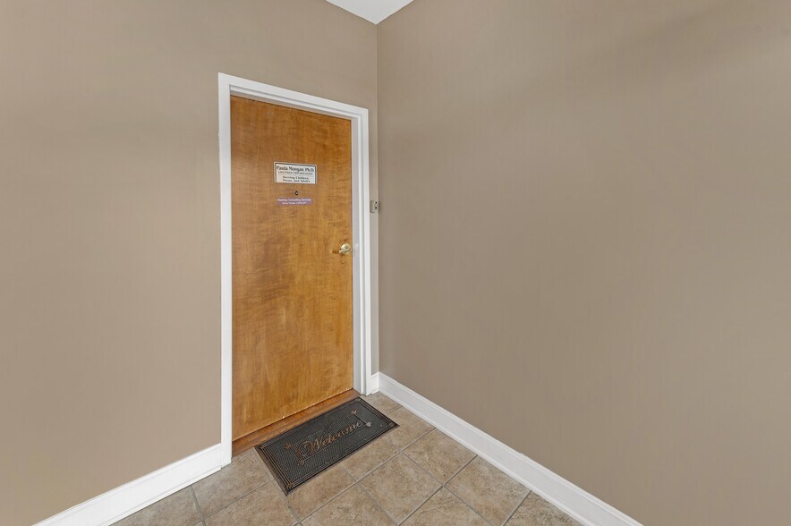 More Photos Of 815 John Harper Rd, Shepherdsville Office For Sale