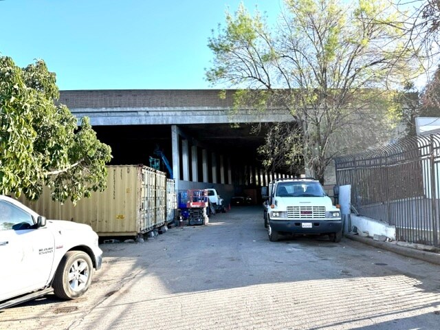 More Photos Of 3001 Delay Dr, Los Angeles Land For Lease