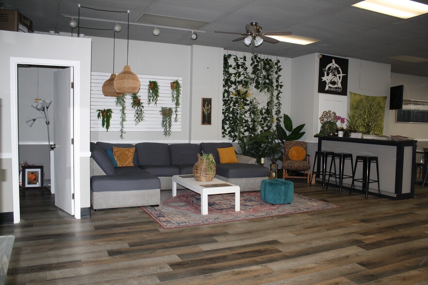 More Photos Of 1757 Savannah Hwy, Charleston General Retail For Lease