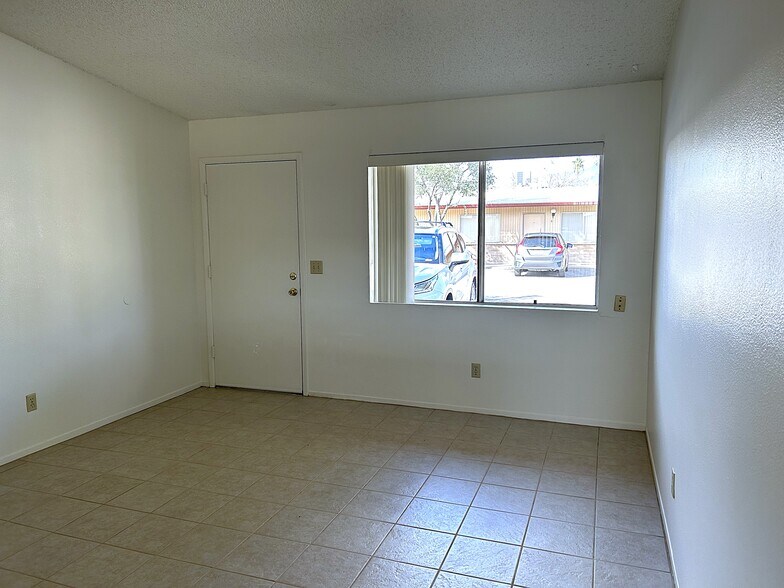 More Photos Of 2770 N Goyette Ave, Tucson Apartments For Sale