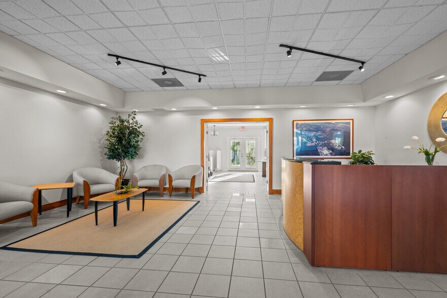 More Photos Of 49 Shores Blvd, Saint Augustine Office For Sale